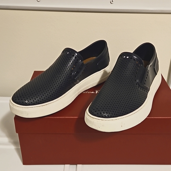 Salvatore Ferragamo 'Perforated Fury' Blue Rubber Boat Shoes Size US 9 - Picture 14 of 15